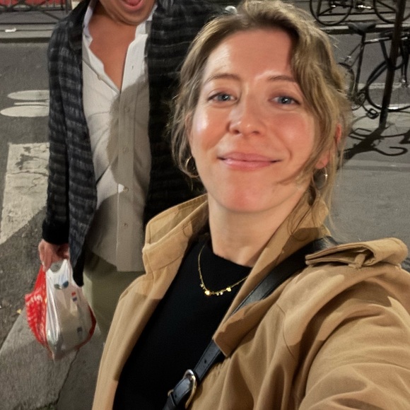 Meet your Posher, Liz - Picture 1 of 1